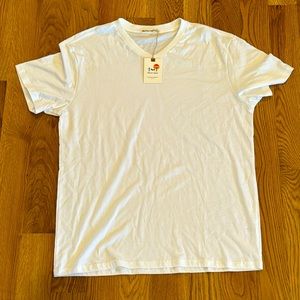 NWT - Marine Layer - Signature V-Neck Tee in Pure White - Medium/Large “Marge”